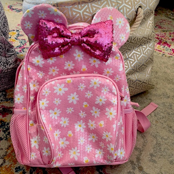 Toddler sequin backpack w daisies and sequin bow - Picture 1 of 10